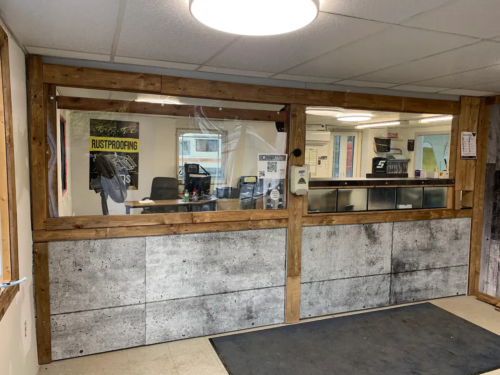The front service counter at G&L Auto